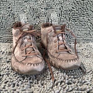 Skechers Women's Taupe Suede Ankle Boots